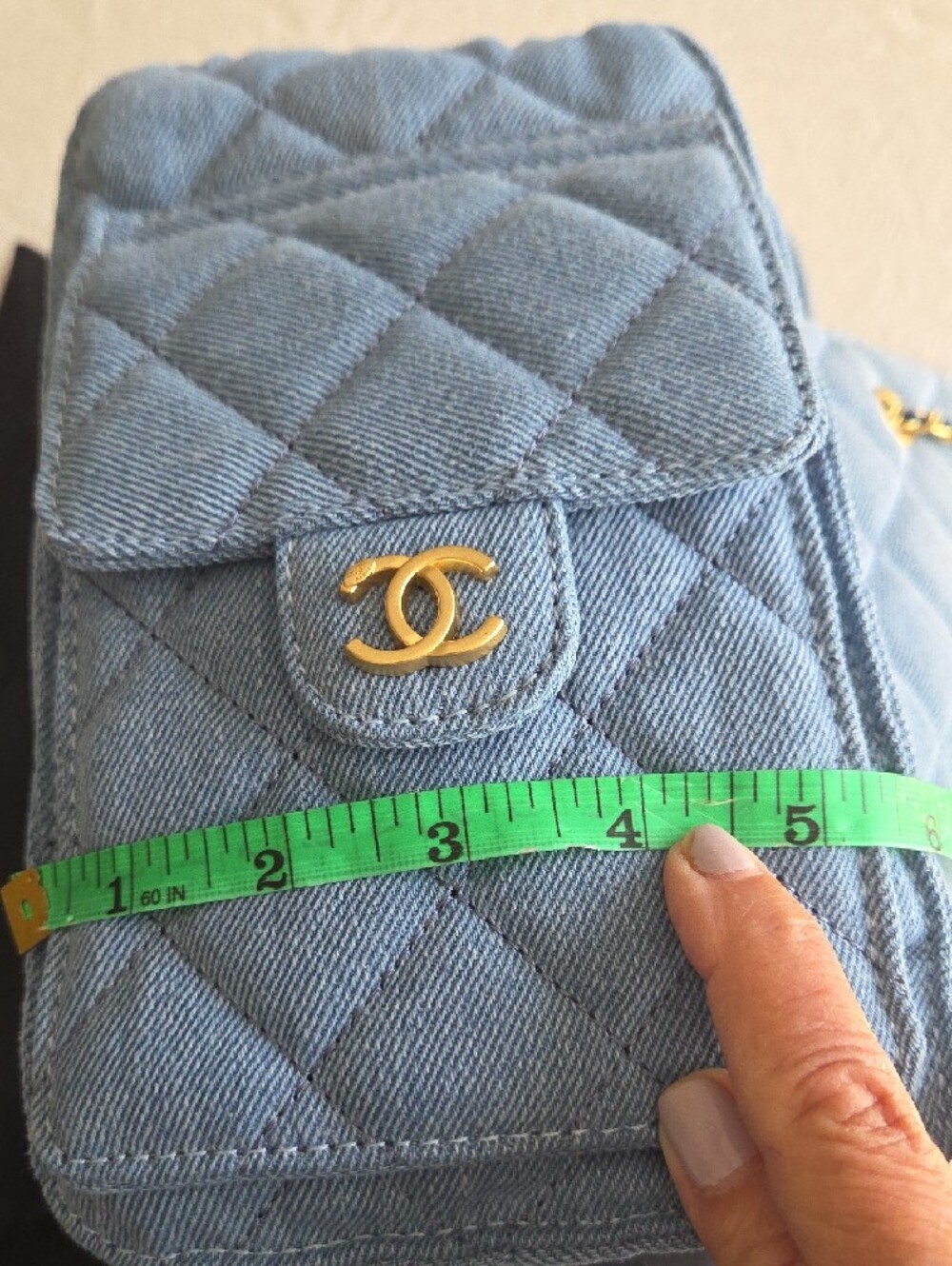 NWOT Light Blue Quilted Denim Shoulder Bag with Gold Hardware - Picture 10 of 12